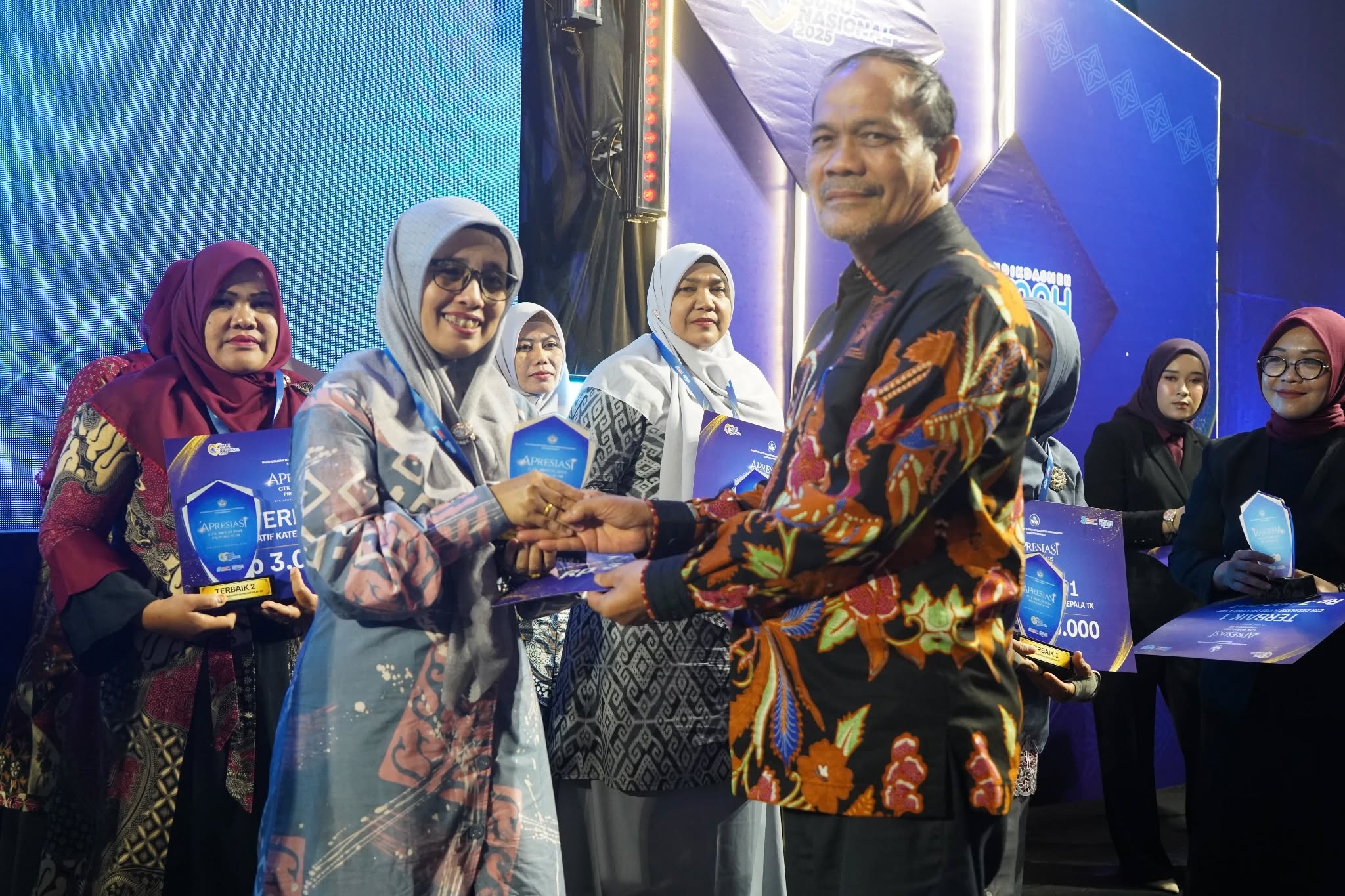 Kepala UPTD SDN 13 Jeunieb Raih Juara 1 Apresiasi GTK Aceh 2025